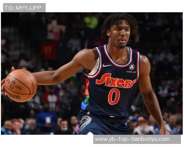 马克西称赞哈登新赛季表现出色训练刻苦展现对篮球的热爱与执着